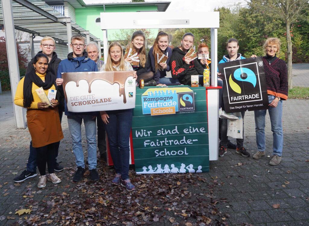 Karla-Raveh-Gesamtschule darf sich weiterhin Fairtrade-School nennen